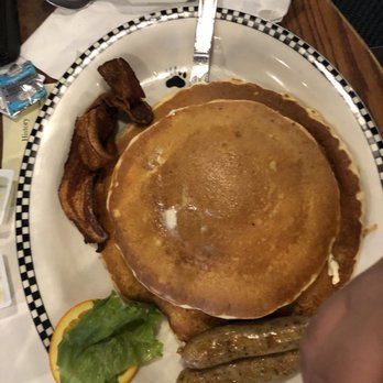 Black Bear Diner - Madera - Volcano - American Near Me - Madera, California
