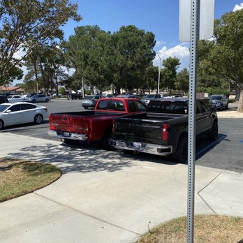 Homer  Briggs Park - Parking area - Parks Near Me - Ontario, California