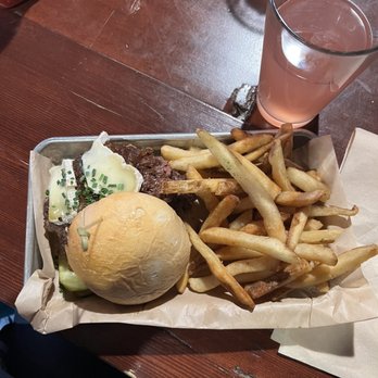 Tipsy Steer - Bacon Jam Burger with Gluten Free Bun - New American Near Me - Roseville, Minnesota Tipsy Steer - Bacon Jam Burger with Gluten Free Bun - New American Near Me - Roseville, Minnesota