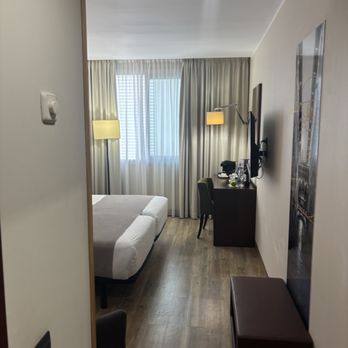 Leonardo Hotel - Hotels Near Me - Barcelona, B