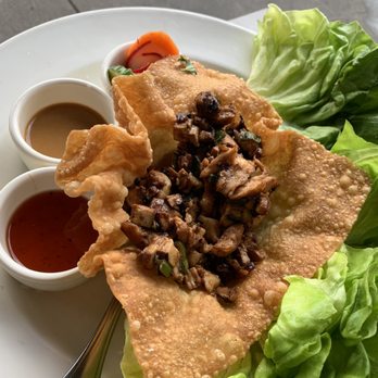 Yard House - Chicken Lettuce Wraps - New American Near Me - Orlando, Florida