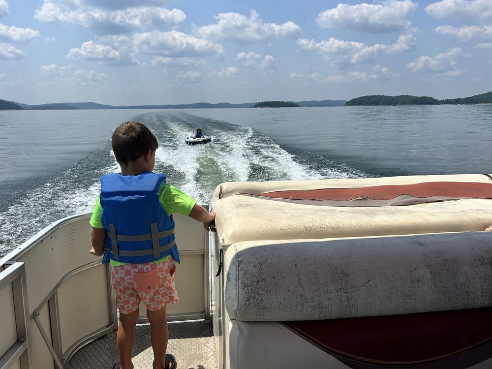 Economy Boat Rentals Logo
