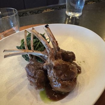 Cafe Alaia - Costolette di Agnello alla Griglia - Italian Near Me - Scarsdale, New York Cafe Alaia - Costolette di Agnello alla Griglia - Italian Near Me - Scarsdale, New York