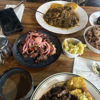 T'chaka - Griot, legumes, ox tail - Seafood Near Me - Oakland, California