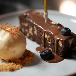 Katsin - Brownie with Gelato