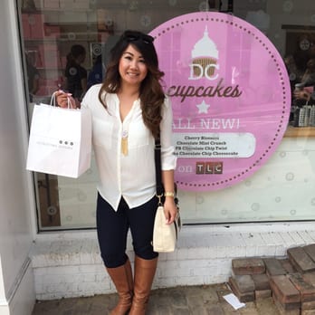 Georgetown Cupcake - Yay! Got my cupcakes! - Cupcakes Near Me - Washington, DC, District of Columbia Georgetown Cupcake - Yay! Got my cupcakes! - Cupcakes Near Me - Washington, DC, District of Columbia