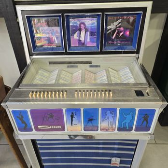 Burger Fresh & More - Juke box - Burgers Near Me - Conroe, Texas