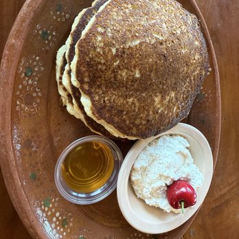 La Cocina de Doña Esthela - Corn pancakes with requesón on the side - Mexican Near Me - Valle de Guadalupe, BCN