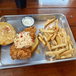 Hot honey pimento chicken sandwich Hot honey pimento chicken sandwich