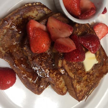The Hampton Maid - Cinnamon French toast with fresh strawberries - Hotels Near Me - Hampton Bays, New York The Hampton Maid - Cinnamon French toast with fresh strawberries - Hotels Near Me - Hampton Bays, New York