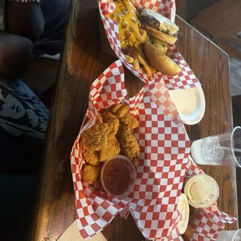 Grafton Pub - Cheeseburger and chili cheese fries - Pubs Near Me - Grafton, Illinois Grafton Pub - Cheeseburger and chili cheese fries - Pubs Near Me - Grafton, Illinois