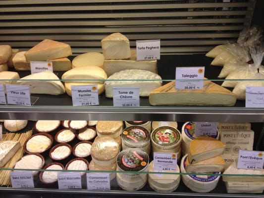 Au Petit Fromager by null