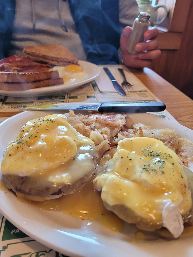 TOM’S COUNTRY KITCHEN 29 Photos & 42 Reviews 1121 PA390