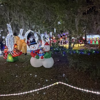 3710 Beauclerc Displays - Holiday Decorations Near Me - Jacksonville, Florida