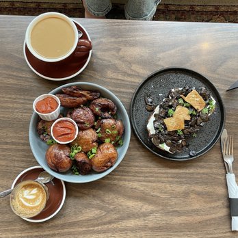 Sprout Bread - flat white, americano, crispy potatoes, mushroom sourdough toast - Cafes Near Me - Kelowna, British Columbia Sprout Bread - flat white, americano, crispy potatoes, mushroom sourdough toast - Cafes Near Me - Kelowna, British Columbia