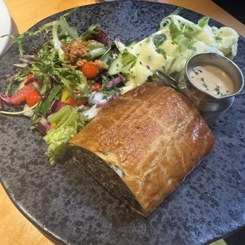 The Mussel and Steak Bar - Haggis Wellington - Seafood Near Me - Edinburgh, EDH
