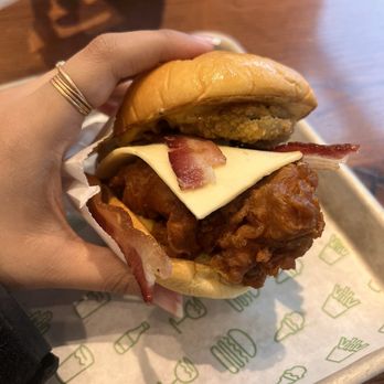Shake Shack Evergreen Walk - Carolina BBQ Chicken with Fried Pickles - Burgers Near Me - South Windsor, Connecticut