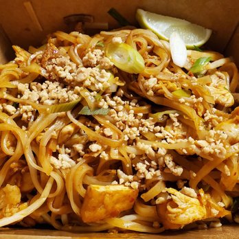 Crystal Thani Kitchen And Bar - Tom yum pad thai - Bars Near Me - Toronto, Ontario