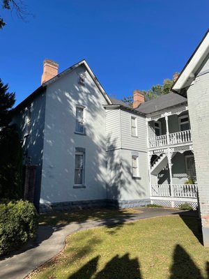 Falcon Rest Mansion & Gardens by null