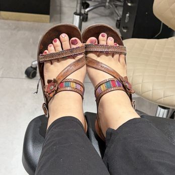 Best Friends Nails Spa - Nail Salons Near Me - Corona, California