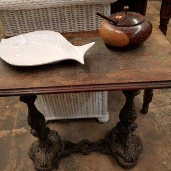 Kat's Hidden Treasures - Antiques Near Me - Ferrum, Virginia