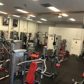 CalFit Martinez - Essential Machines - Gyms Near Me - Martinez, California