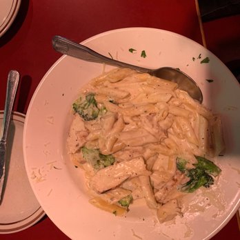 Twin Trees - Chicken Broccoli Alfredo - Pizza Near Me - Liverpool, New York