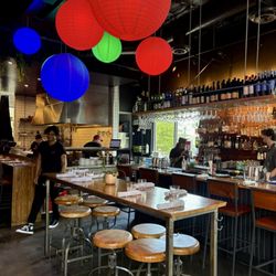Glo Noodle House - Overview of the dining area
