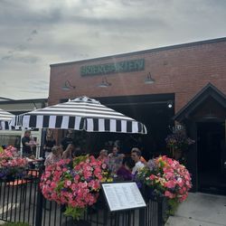 Briergarten - Outside dining vibe
