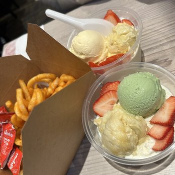 Sweethoney Dessert - D5. Durian and Matcha Ice Cream with Vanilla Frost  D4. Durian and Vanilla Ice Cream with Vanilla Frost  Curly Fries - Desserts Near Me - Colma, California