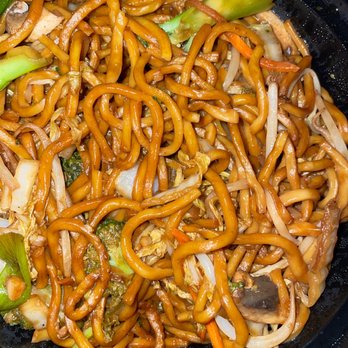 Hola Halal - Vegetable Lo Mein - Sushi Bars Near Me - Paterson, New Jersey