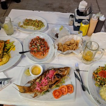 Lighthouse Marina - An amazing array of delicious food! - Seafood Near Me - Cancún, ROO