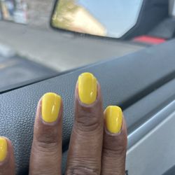 L & L Nails - Chipping paint