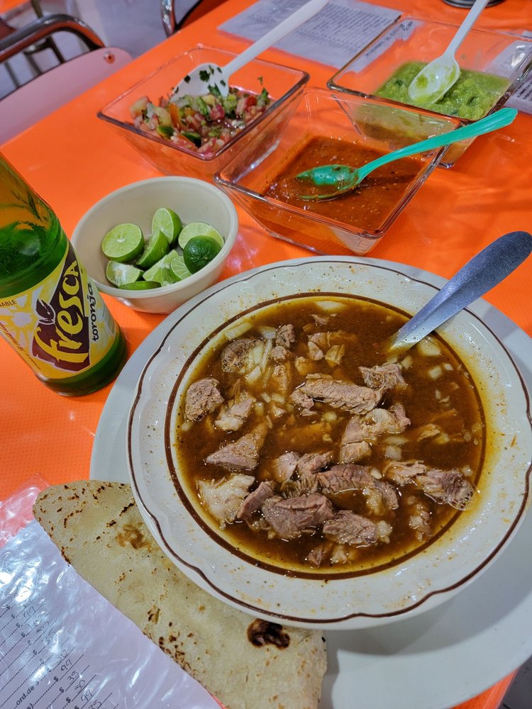 Birria Beto y Lety