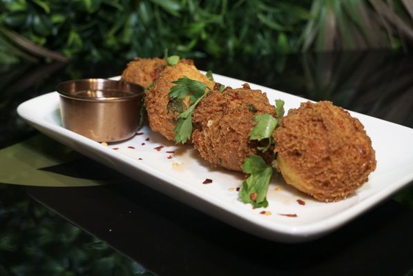 Savvy Bistro and Bar by null