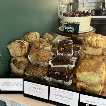 Grain Artisan Bakery - Treat display! - Bakeries Near Me - Snohomish, Washington