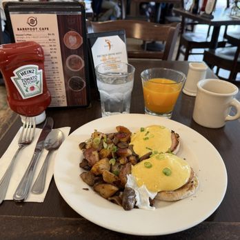 Barefoot Cafe - Eggs Benedict - Bars Near Me - Fairfax, California