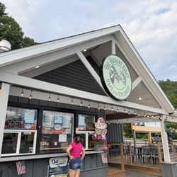 The Hungry Goat Cafe And Creamery - Outside