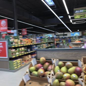 Aldi - boxes of fruit in a grocery store - Grocery Near Me - Clearwater, Florida