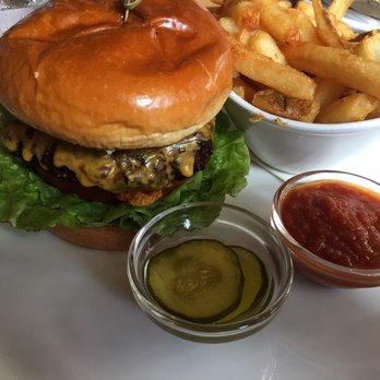 Fete - Quinoa burger - New American Near Me - Honolulu, Hawaii