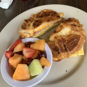 Keys Bite - Breakfast sandwich with ham on a croissant - American Near Me - Key Largo, Florida