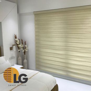 LG Smart Blinds - Hermosa Persiana Zebra en Master room - Shades & Blinds Near Me - Miami, Florida