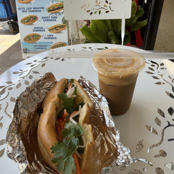 Banh Mi Paradise - Vegan mushroom - Vietnamese Near Me - Honolulu, Hawaii