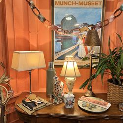 Annie Laurie's Antiques - Show room