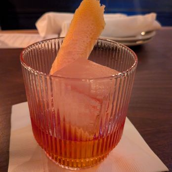 Aperi - Wine Bars Near Me - St. Louis, Missouri