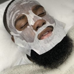 Pretty Natural Skincare - A tailored facial designed specifically for men's skin, targeting concerns like clogged pores, razor irritation, and dryness. This treatment