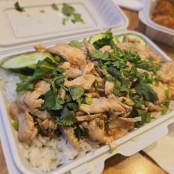 KHAO KATIEM-PIK-THAI (chicken)
