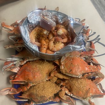 Abner's Crab House - Large male crabs and shrimp - Seafood Near Me - Chesapeake Beach, Maryland Abner's Crab House - Large male crabs and shrimp - Seafood Near Me - Chesapeake Beach, Maryland