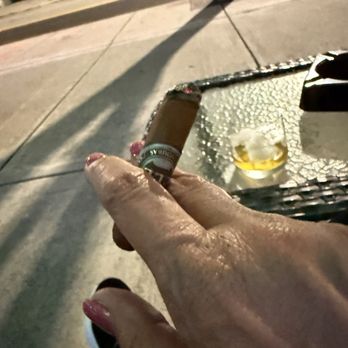City Cigar Lounge - Weller and a terrific 40m cigar. - Cigar Bars Near Me - Miami, Florida City Cigar Lounge - Weller and a terrific 40m cigar. - Cigar Bars Near Me - Miami, Florida