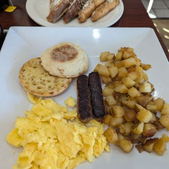 Papa's Diner - Diners Near Me - Queensbury, New York